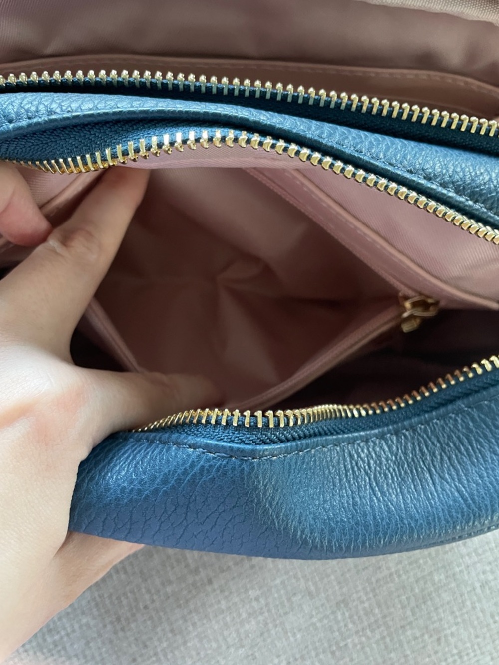 Poppy & Peonies Navy 24/7 Crossbody - Picture 8 of 9